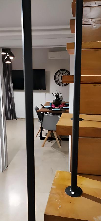 Elegant Seaside 2 Floor Apartment أثينا المظهر الخارجي الصورة