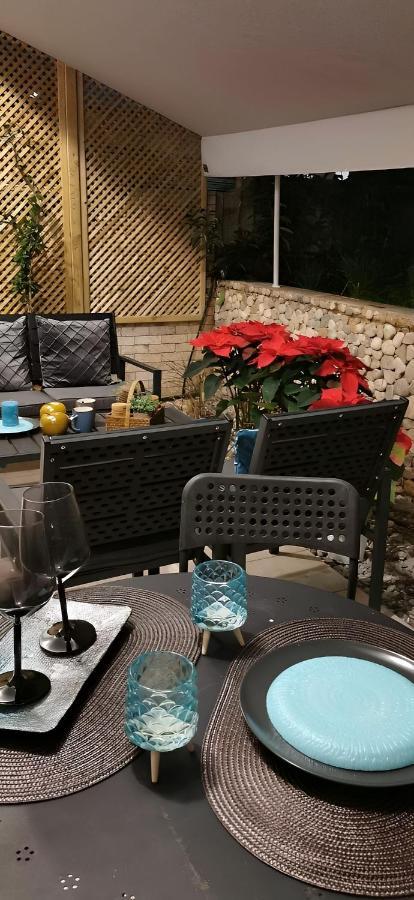 Elegant Seaside 2 Floor Apartment أثينا المظهر الخارجي الصورة